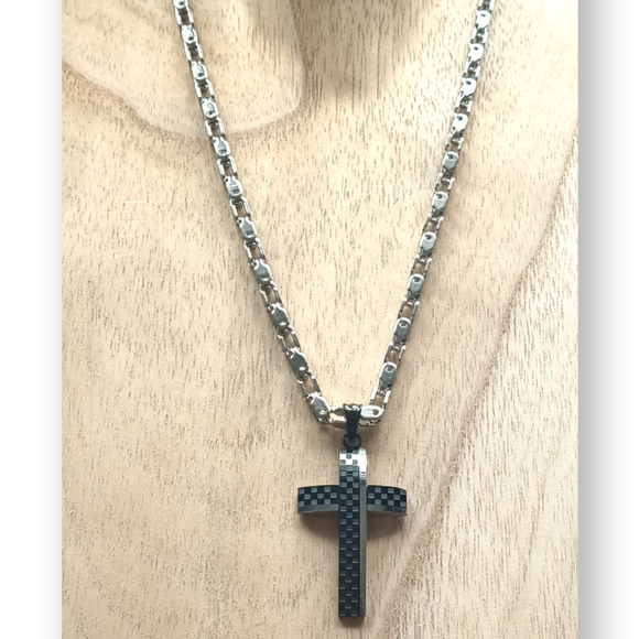 316L Stainless Steel Mechanical Link Chain with Black Chequered Pattern Cross Pendant
